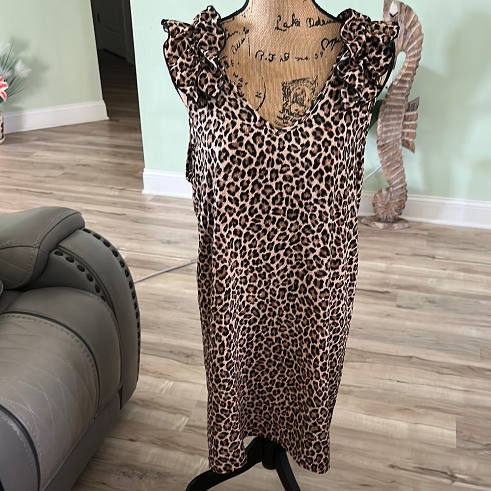 Entro Leopard Print Dress. NWOT, size large.